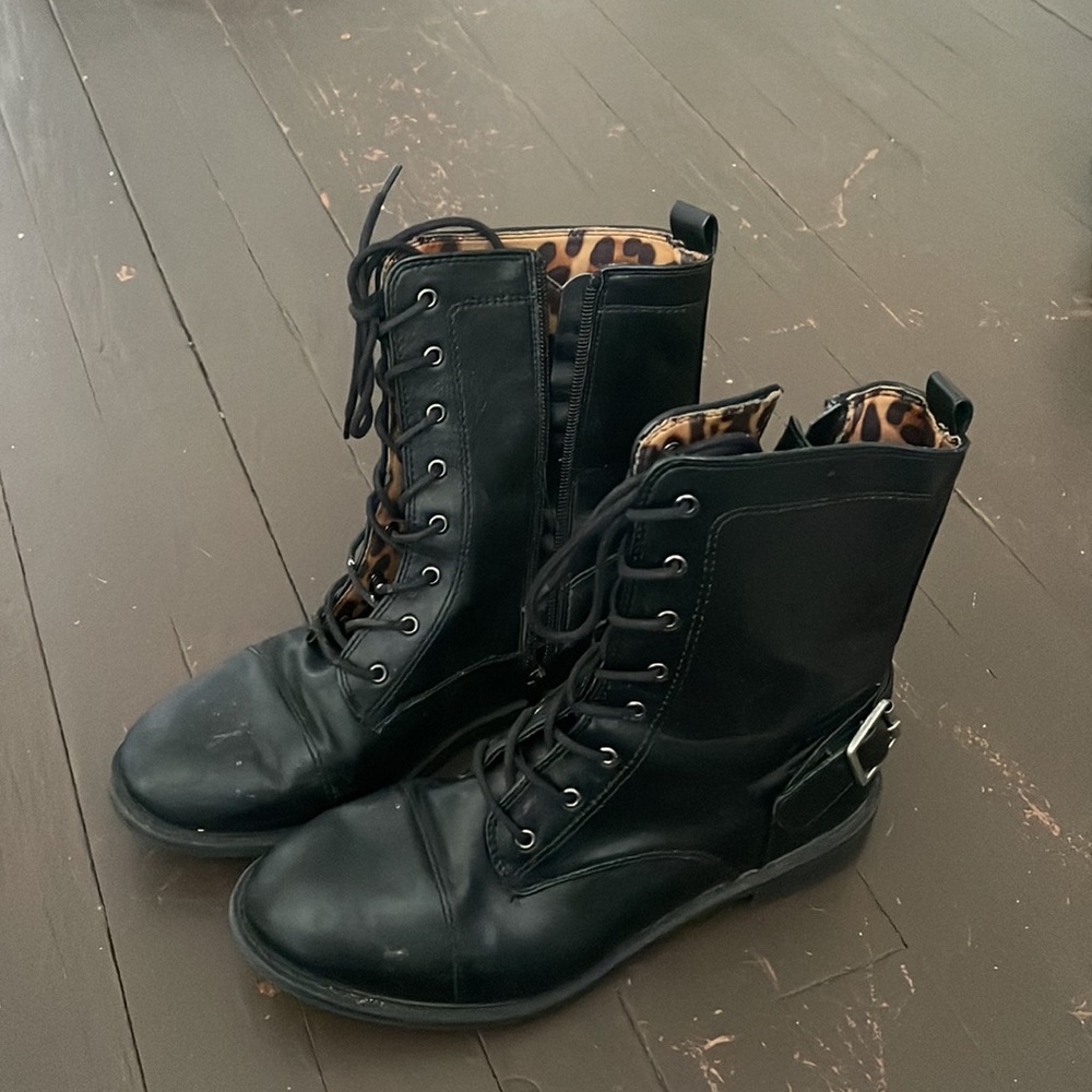 Combat boots
